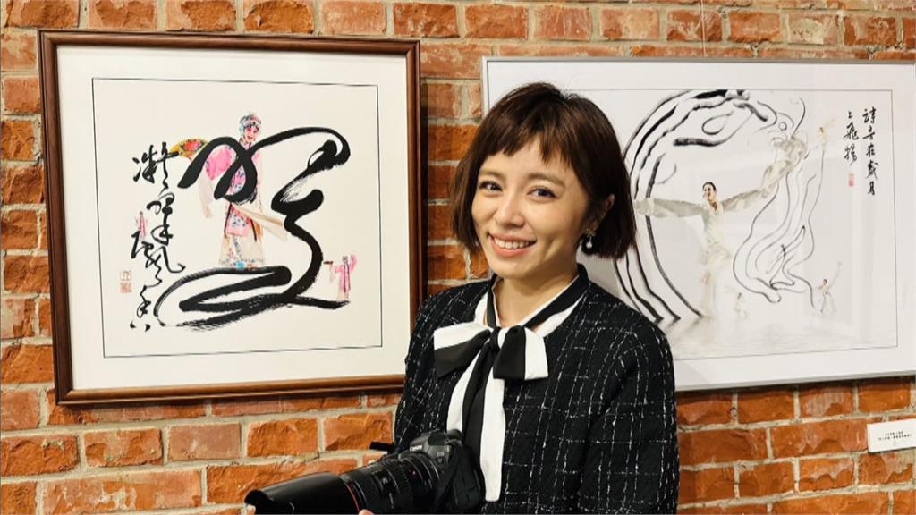王瞳現身成大欣賞黃華安個展　短髮新造型吸睛