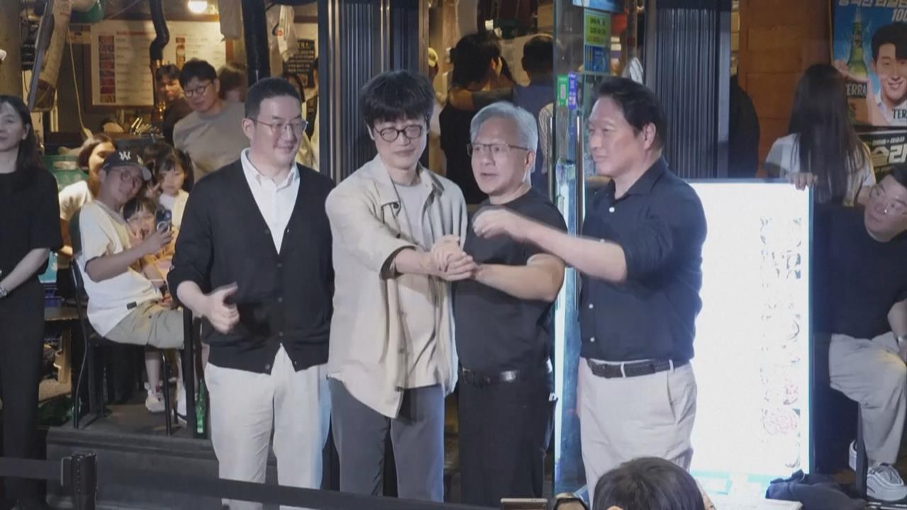 大跳「獵魔女團歌曲」掀話題　黃仁勳今將登板蠶室球場開球