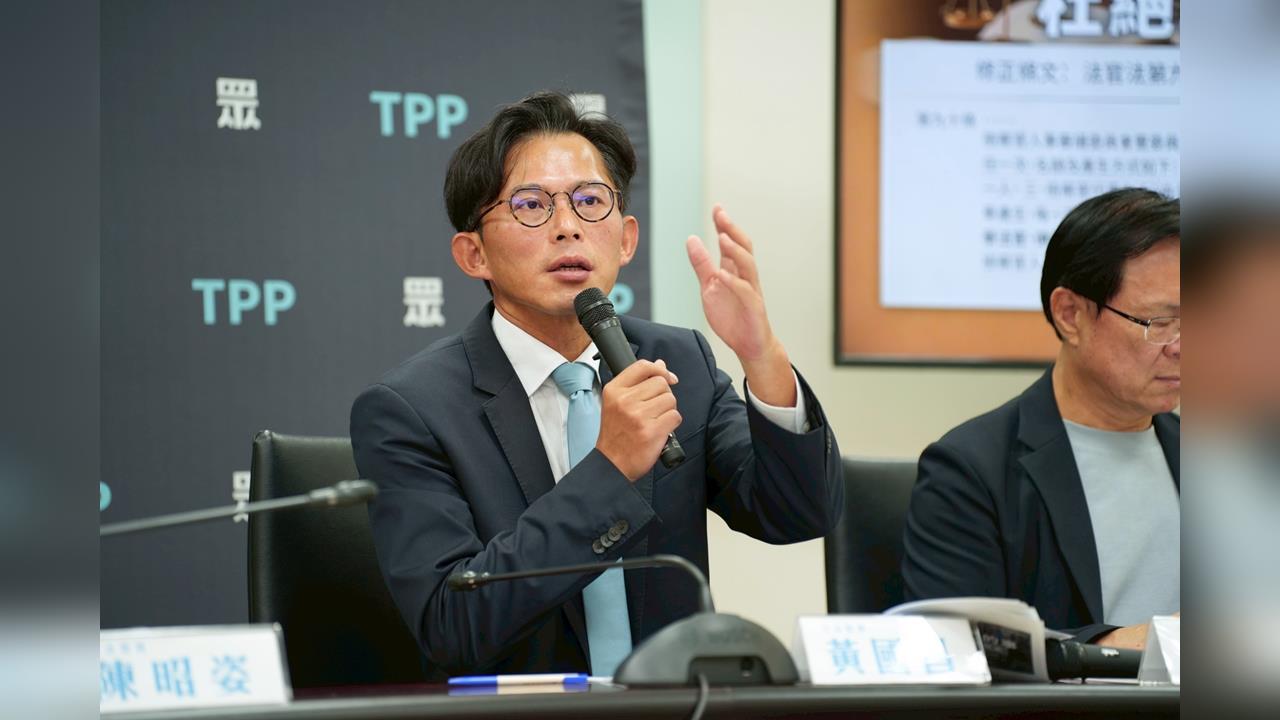 快新聞／打臉傅崐萁？藍黨團推停砍年金　黃國昌：不同意恢復至改革前水準