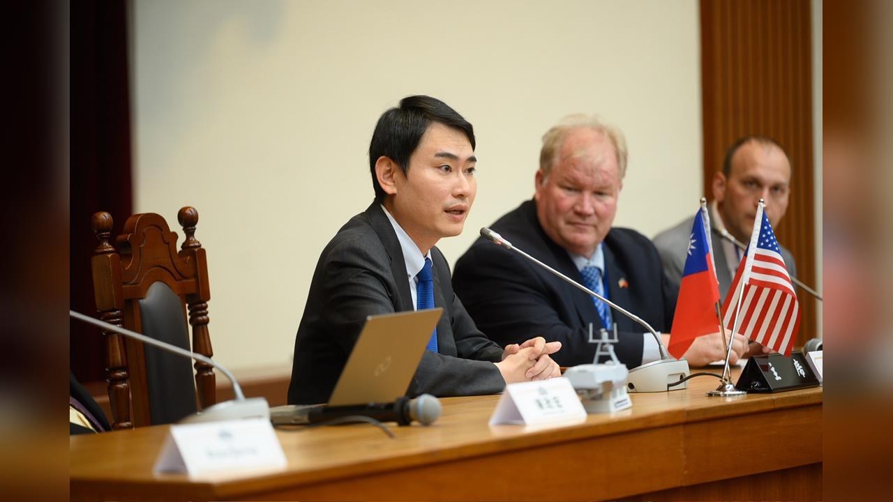 快新聞／國民黨宣傳「躺平」　陳冠廷：和平時期躺平、衝突中必潰敗