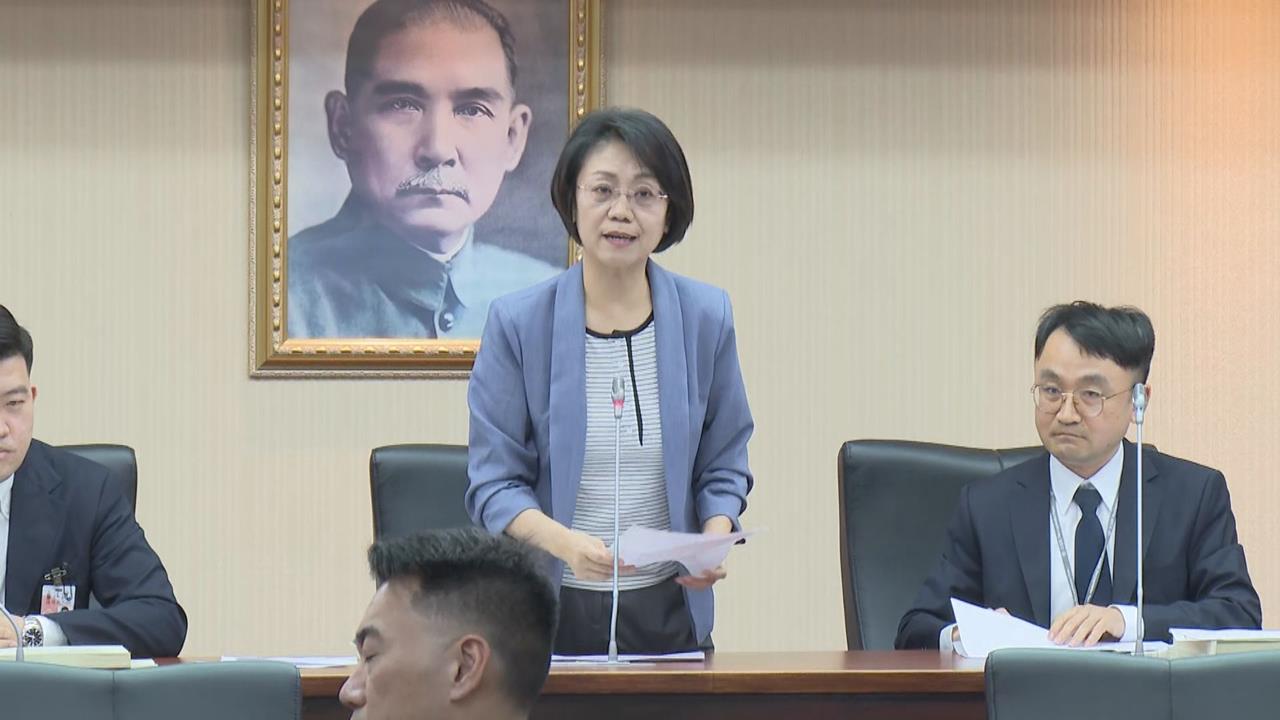 藍白少1人翁曉玲「沒收表決」散會　綠怒：有史以來最離譜的主席