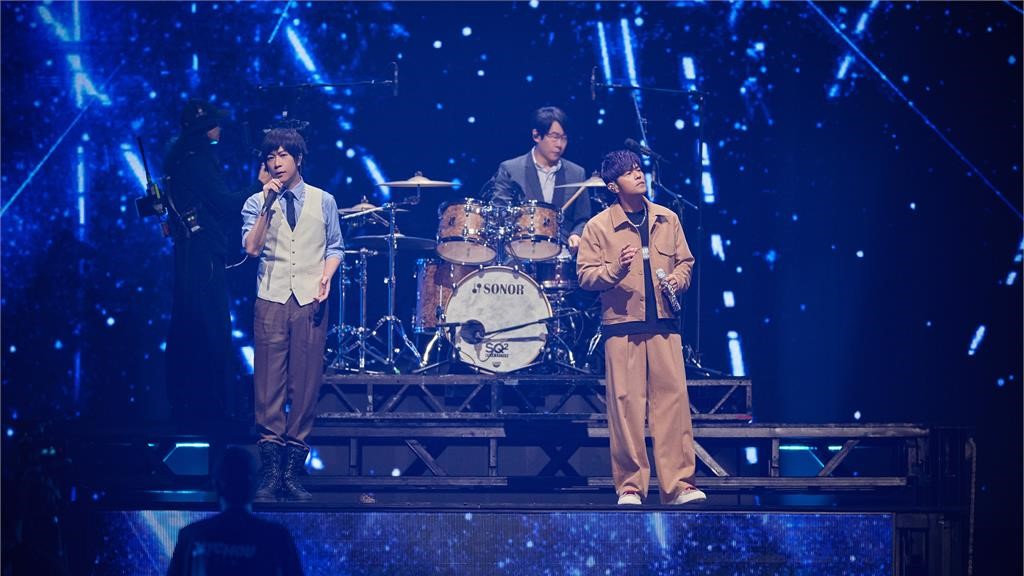 周杰倫當五月天嘉賓？阿信發邀請函「來我們演唱會能炫耀更多」周董回應了