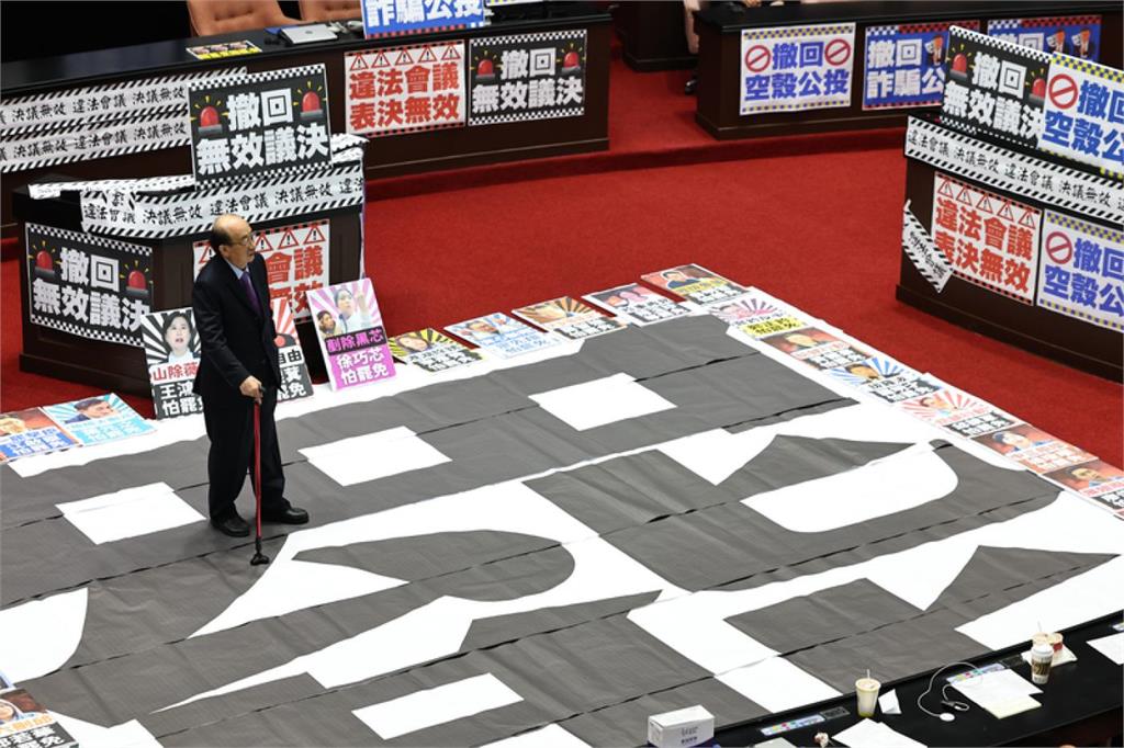 柯建銘「端午弔屈原」轟藍白亂政　預估大罷免2波投票7/26、8/23舉行