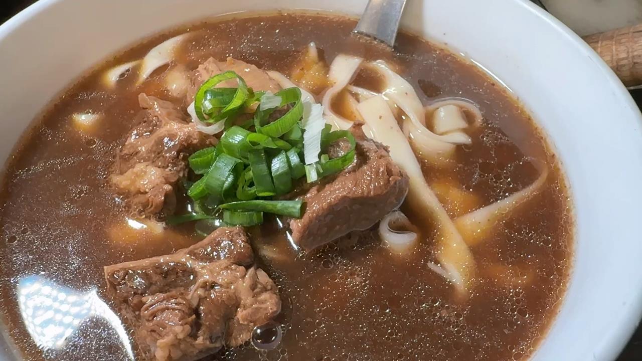 國產洋蔥加入菜　高雄餐廳「法式牛肉麵」名揚海外