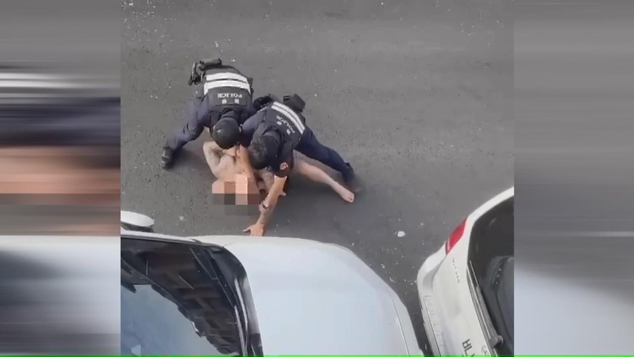 酒醉脫序! 高雄男猛砸陌生人安全帽 嘉義男持拔釘器砸4車