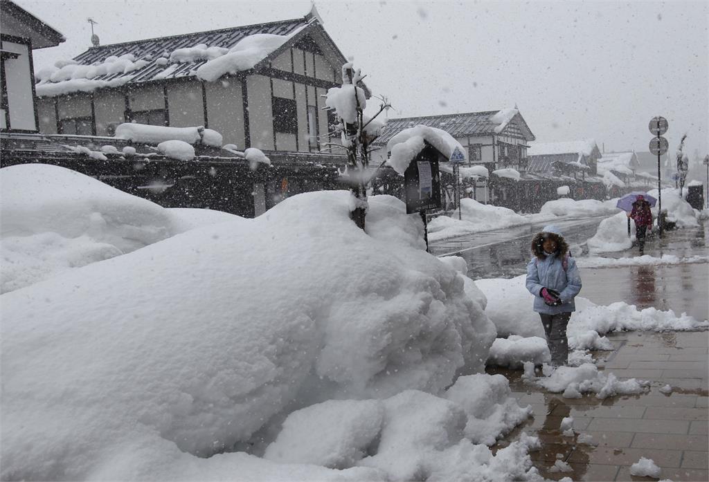 日本暴雪不斷！青森傳積雪飆破4米　部分地區傳災情