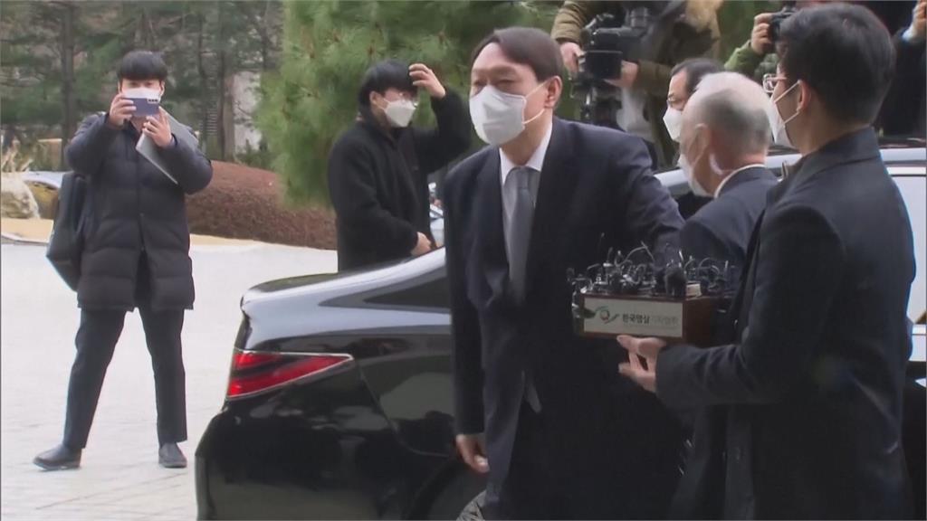 執政黨議員倒戈　南韓總統尹錫悅彈劾案204票通過