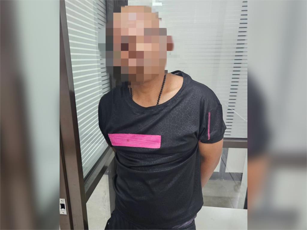 快新聞／女子剛領10萬就遭搶！警20分鐘內逮人　網見圍捕驚喊：枋寮大亂鬥