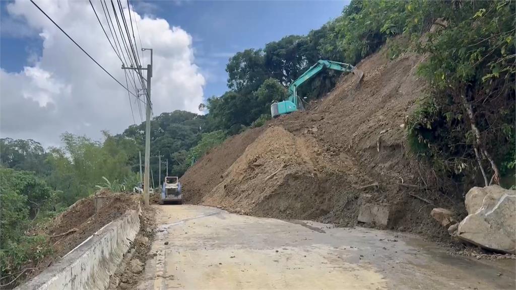 關山里「路基掏空」　颱風又要來！工程單位急封閉