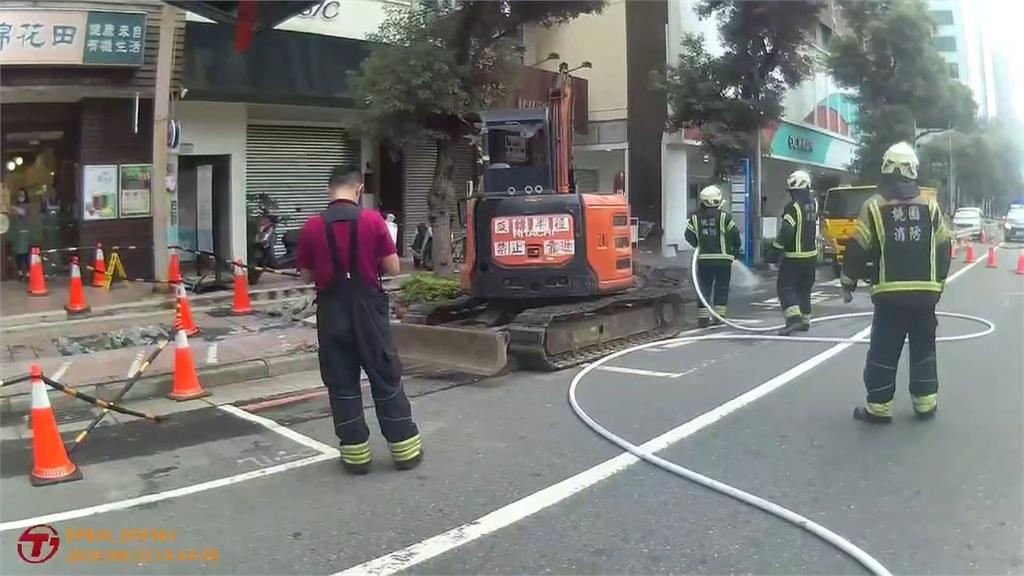 施工挖破天然氣管？　桃園中正路氣爆「烈焰波及1工人」