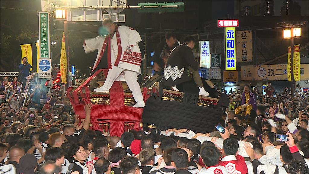 「日本撞轎祈福祭典」再度來台　松山慈祐宮擠滿上千民眾