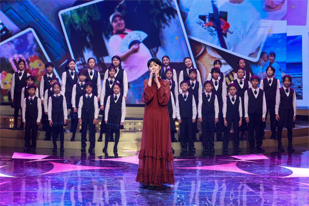 曹雅雯除夕夜「小愛昇華成大愛」!帶領合唱團感謝無名英雄幫助社會所有的人