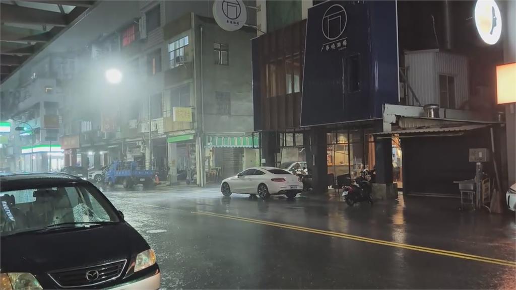 警報解除!鳳凰登陸「20分鐘就陣亡」 高雄晚間一度大風大雨