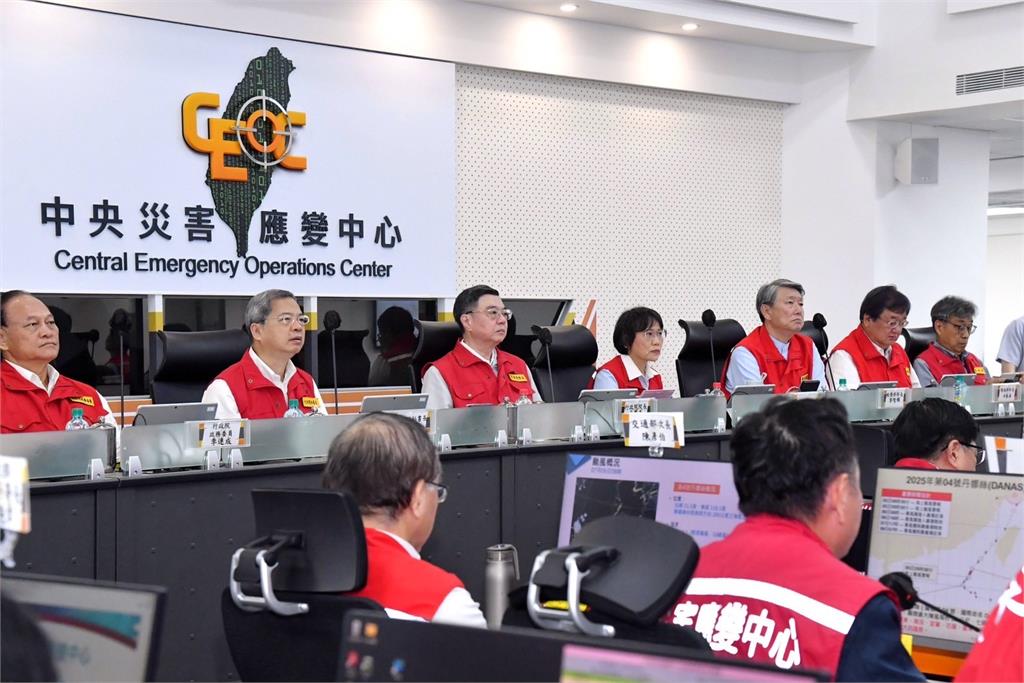 快新聞/丹娜絲颱風進逼!視訊6縣市籲上緊發條 卓揆最新裁示曝光