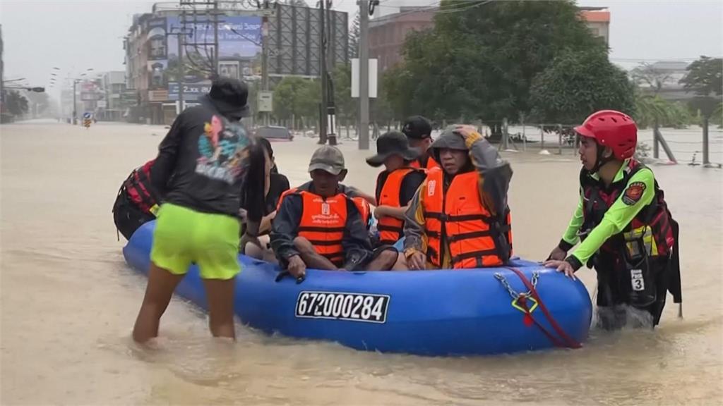 泰國、大馬暴雨傳在泰台商5失聯　「天琴」虐菲國災民困屋頂