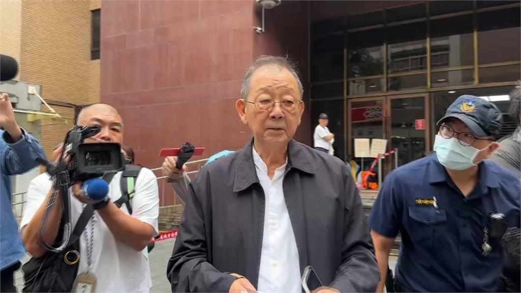 柯文哲侵占政治獻金案 傳年代集團創辦人邱復生作證