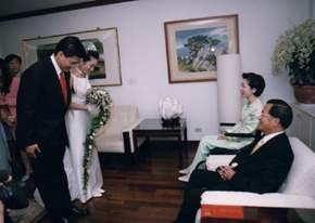 陳幸妤25年前出嫁畫面曝！阿扁不捨送別全被拍　150萬嫁妝為1事全捐出