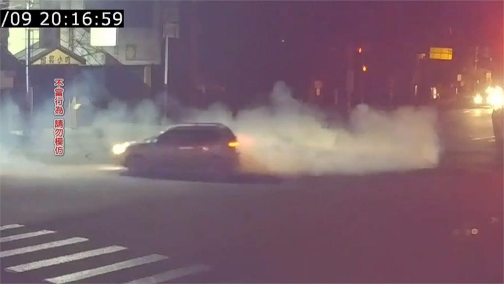 頭文字D？　路口三度「燒胎甩尾」　男子被逮稱壓力大舒壓