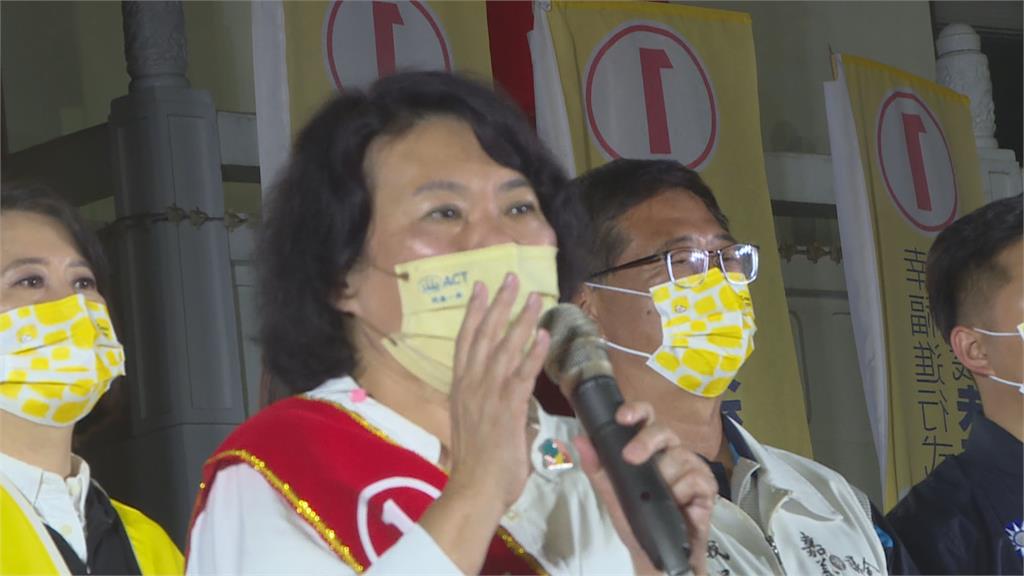 李俊俋、林楚茵掃街 拚搶回民主聖地嘉義市