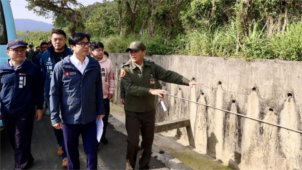 高雄軍營牆倒害豪宅區淹水　陳其邁：拚明年汛期前修復