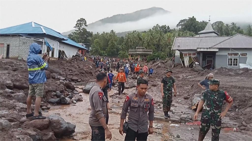 印尼東部「德那弟島」暴雨　建築物遭淹沒至少13死