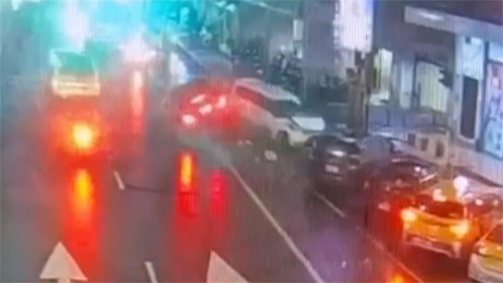 毒駕失控連撞汽機車! 73歲翁倒垃圾慘遭撞死