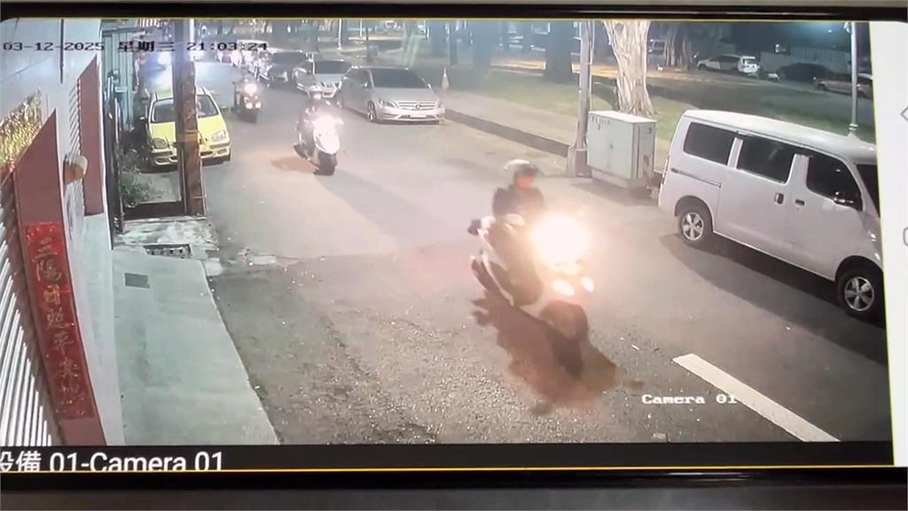 高雄街頭警匪追逐傳槍響 掛失竊車牌拒檢還撞警車