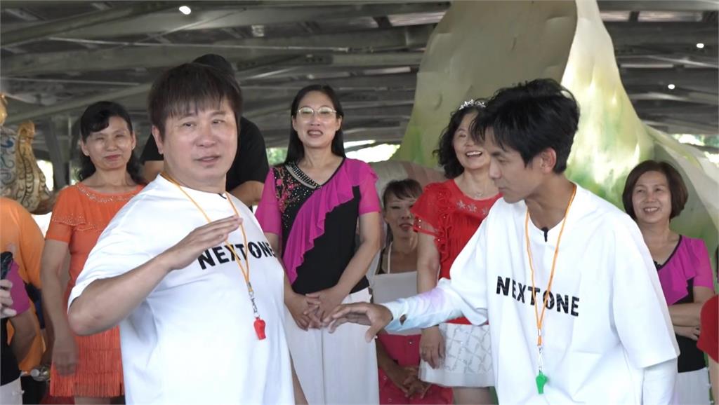 玻璃媽祖廟「台灣護聖宮」高空特技表演震撼全場！胡瓜「抖胸舞」變成「抖肚舞」