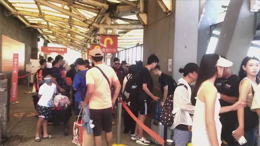 端午連假收心囉! 澎湖機場、港口人潮塞爆