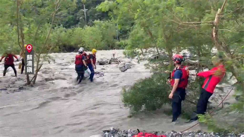 蘇澳冷泉變「泥泉」　白米溪暴漲驚險搶救畫面曝光