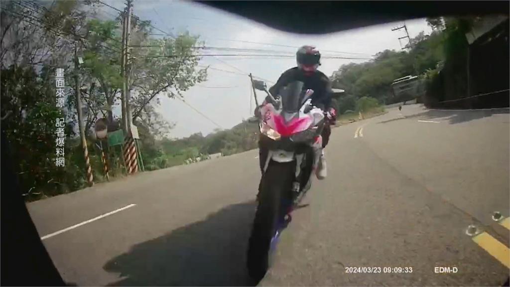 紅牌重機過彎不慎對撞 2騎士噴飛 釀1死、1重傷