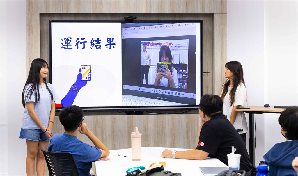 【淡江傳真】北市支持淡江AI黑客松 高中生3天挑戰實作成果驚豔