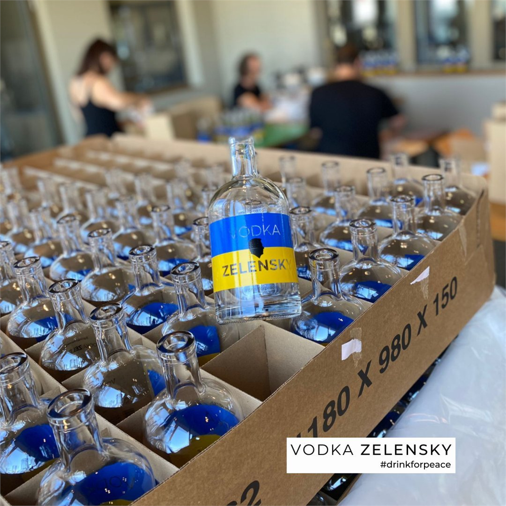 快新聞／挺烏克蘭！　英推出「澤倫斯基伏特加酒」收益全捐給烏難民重建家園