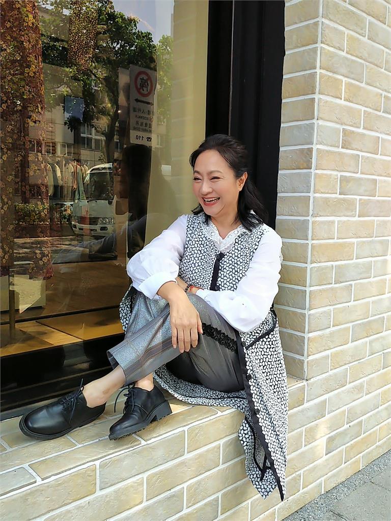 1年片酬僅2萬 「金鐘視后」楊麗音曝超慘過往:當女工賺學費!