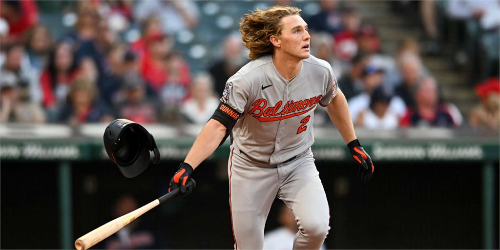 MLB(影)/金鶯當家球星才打一局就感覺不適 球隊預防萬一先讓退場
