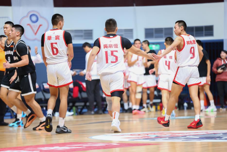 HBL(影)/東泰高中展上屆季軍實力 擊敗彰化成功高中分組2連勝挺進12強