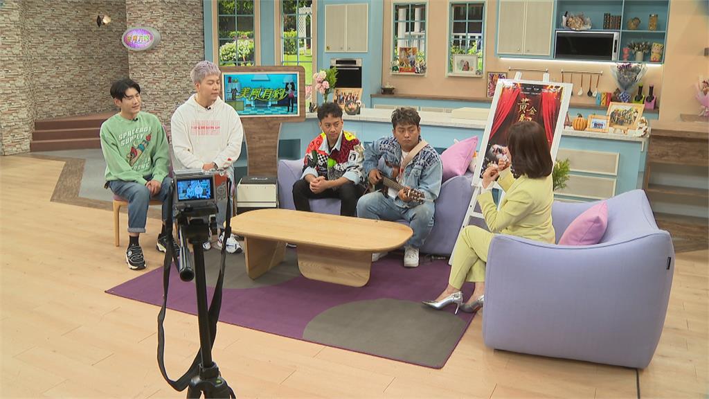 4月與陳美鳳登北流演出 「黑旋風」即興唱這首全場尖叫
