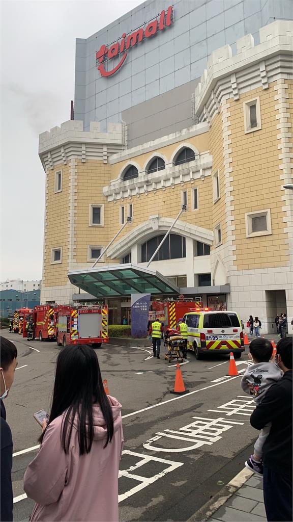 快新聞／桃園台茂購物中心6樓起火冒濃煙！　逛街民眾緊急疏散