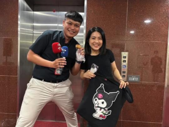 疑涉國安法「中天林宸佑」遭收押！四叉貓挖「超紅乖乖照」同框她掀議