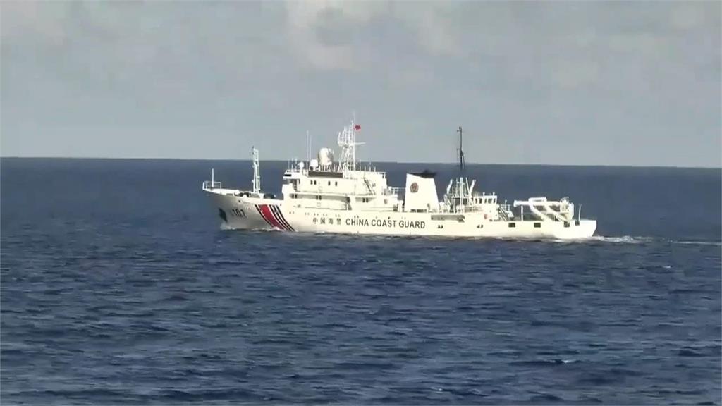 東沙水域又有中國船隻越界　海巡強制驅離、查扣小舟