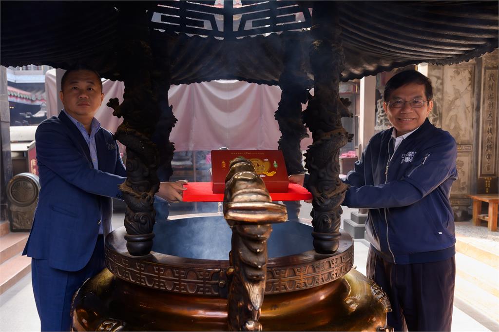 中華郵政攜手北港武德宮　推出聯名禮盒x過爐祈福香火袋