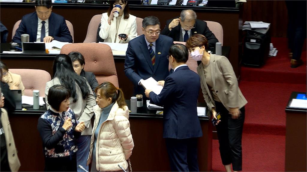 施政報告激烈口角! 卓揆籲「別看好戲」 傅崐萁氣到拍桌