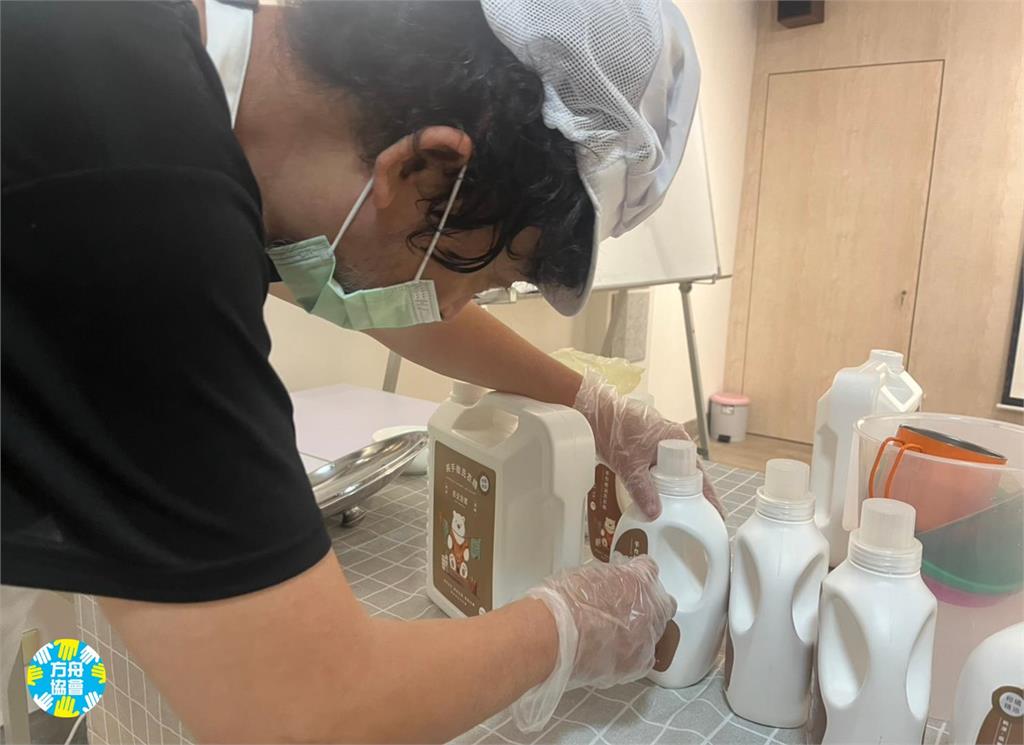 洗一場澡，重啟人生尊嚴：長安浴寓服務近萬名街友，盼社會共同守護無家者的起點