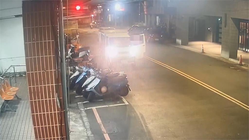 轟隆隆巨響引警注意! 醉男開錯車猛踩油門引擎空轉