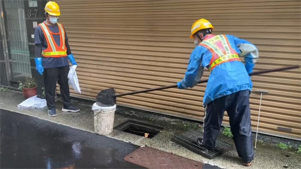 強颱巴威逼近！　　憂重演"內湖淹水"　　記者走訪金龍路　又發現"水溝山蘇"