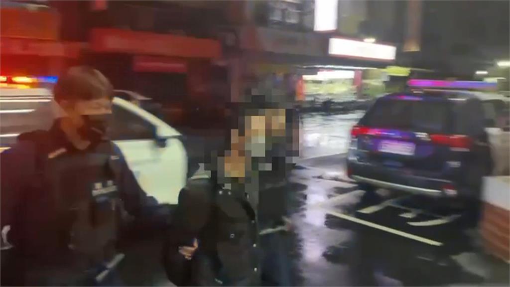 違規被按喇叭「嚇到犁田」！　惱羞哥衝回家拿西瓜刀追人