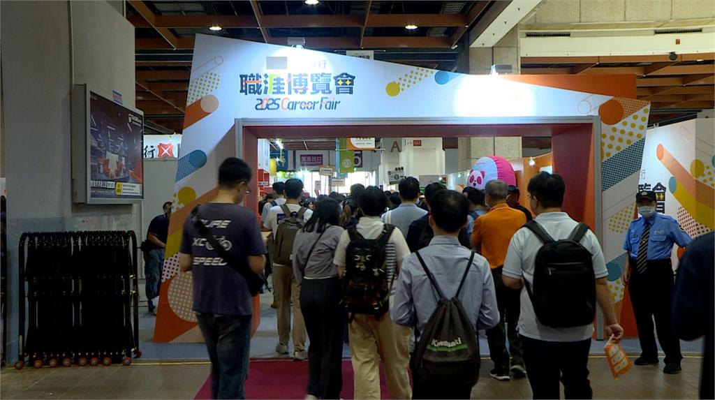 總裁夫人徵貼身管家月薪6-8萬　網友酸"傭人司機加保母"