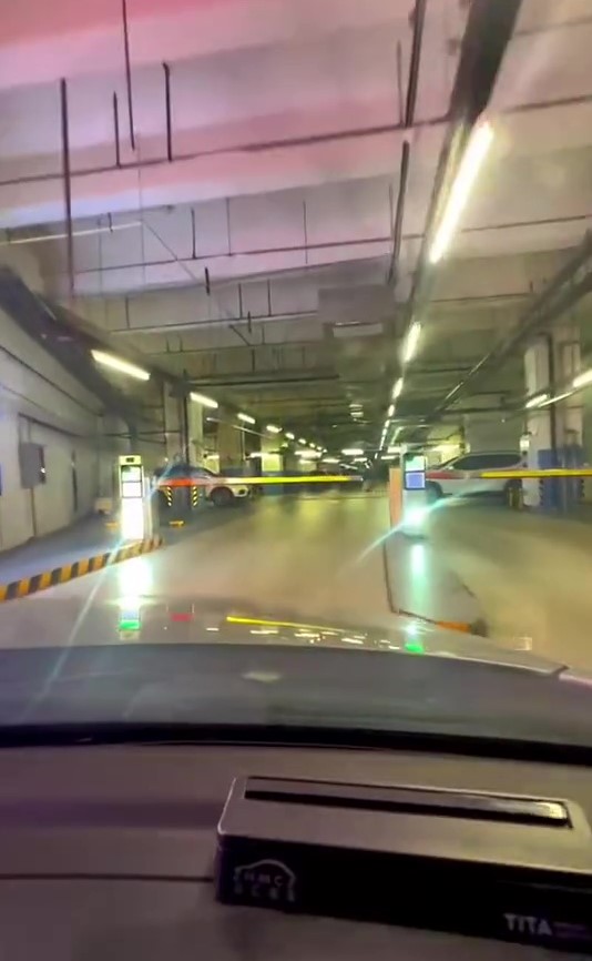 闖詭異車庫「九彎十八拐」兩百萬網友看到吐 過來人崩喊:以為遇鬼打牆