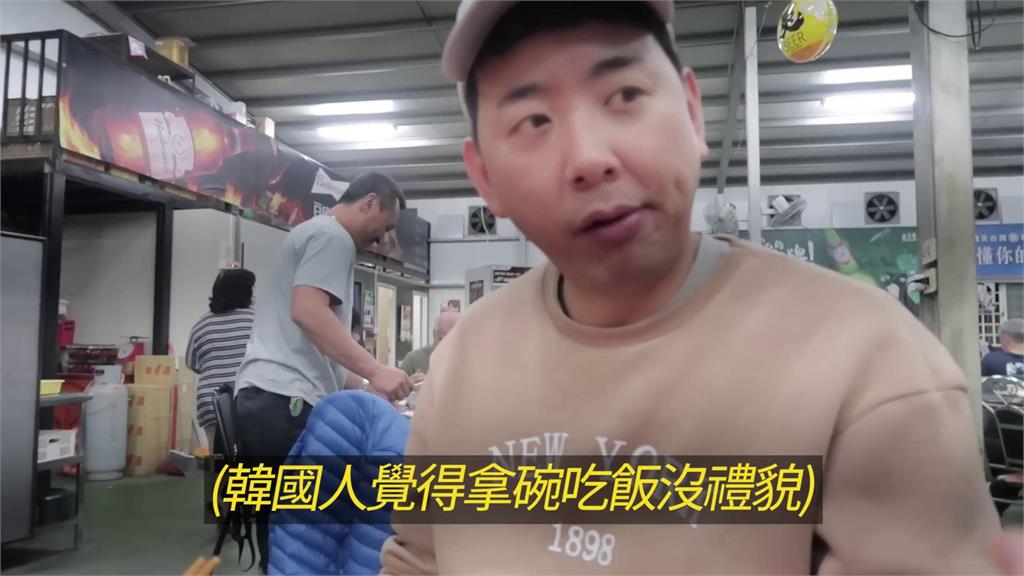 文化衝擊!南韓妞帶家人遊高雄 「初見台灣宗教活動」驚喊:好神奇
