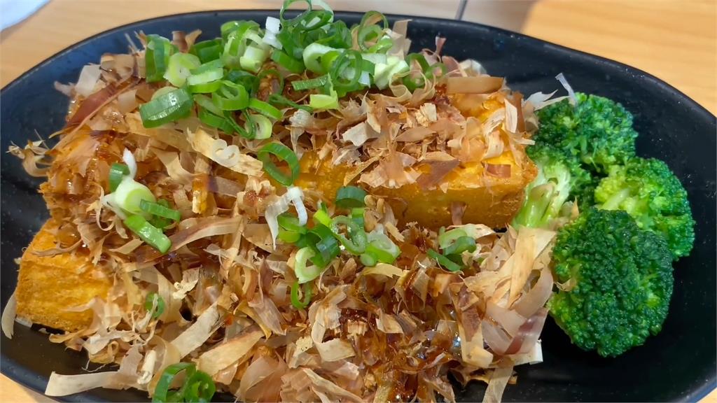 台灣趴趴走/感恩的心美味便宜!拉麵店老闆謝台灣挺日本震災相助 特惠活動12年!